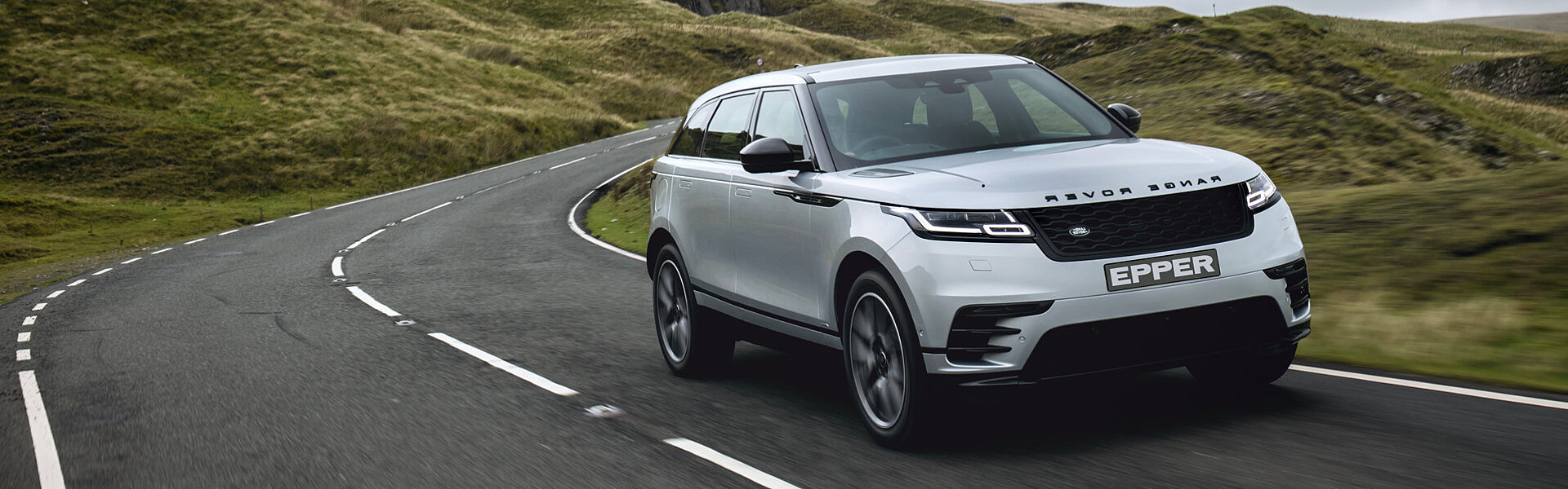 Der neue Range Rover Velar von der Seite