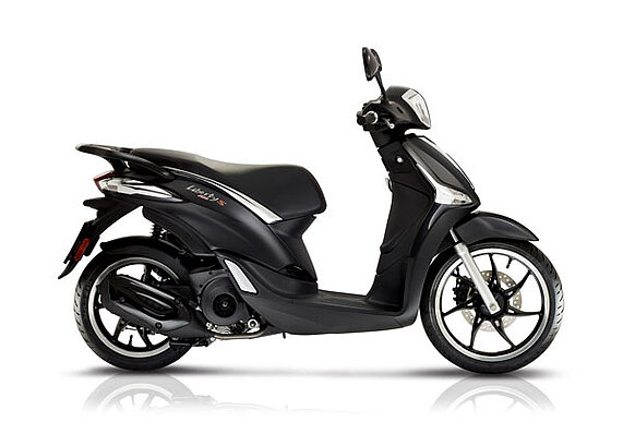 Das neue Piaggio Liberty 125 ABS in schwarz von der Seite