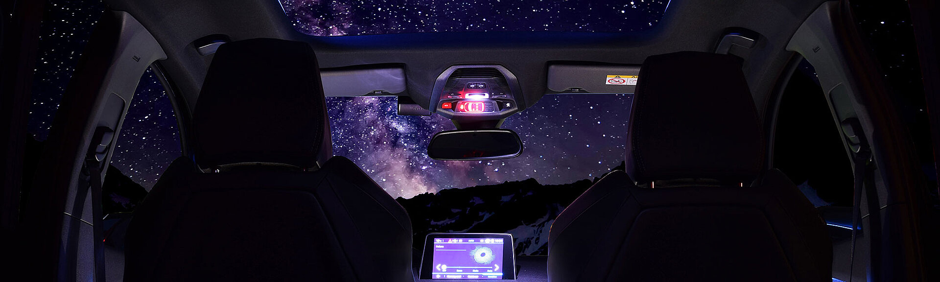 Die Aussicht aus einem Cabriolet auf den Nachthimmel