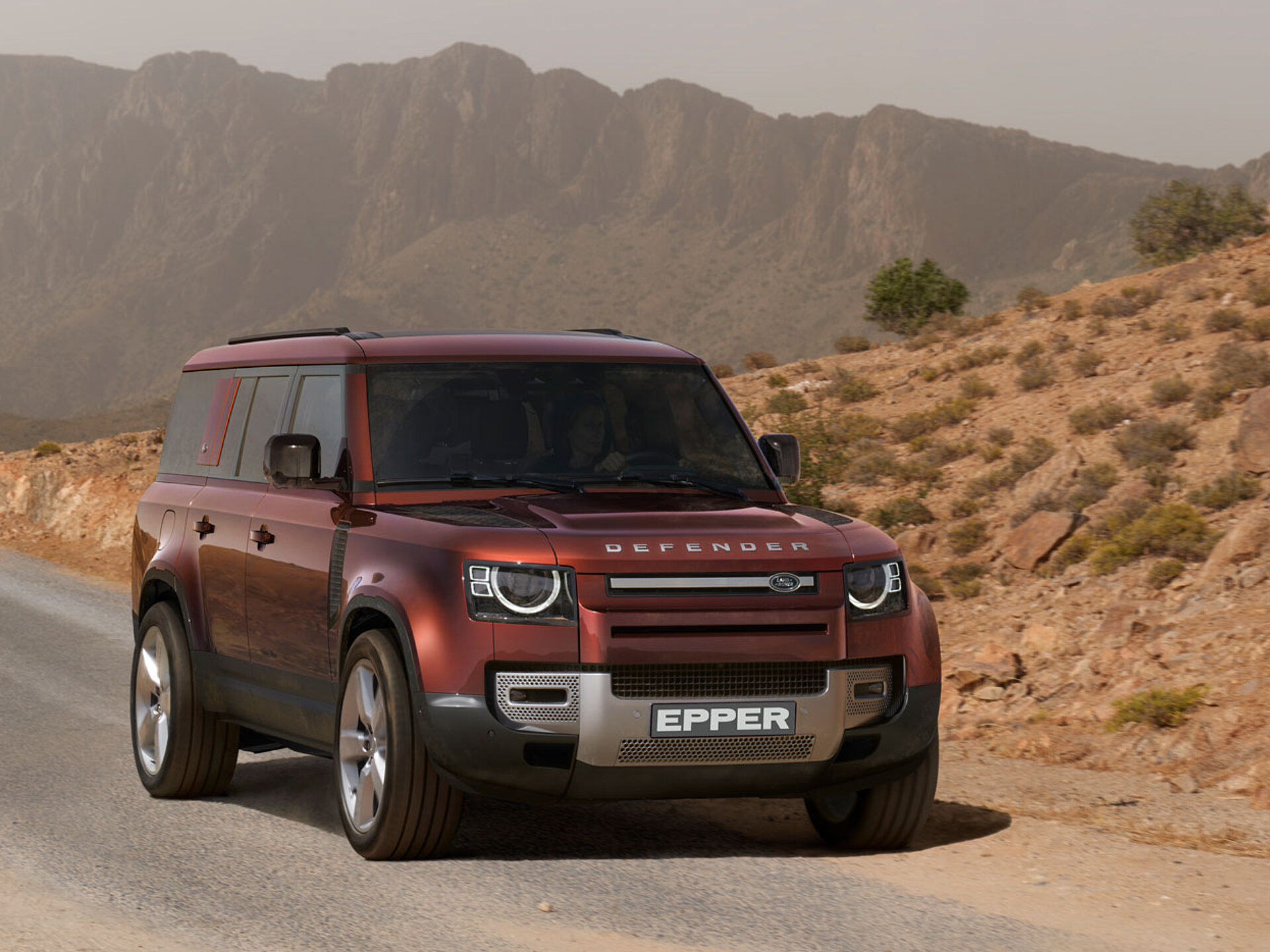 Der neue Land Rover Defender 130 von vorne