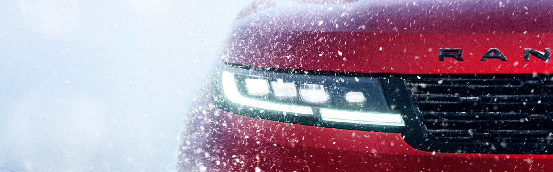 Range Rover Sport verschneit